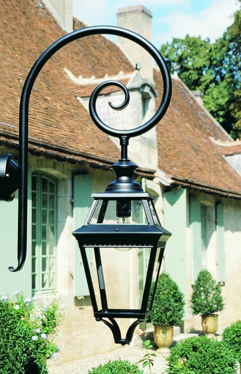 Roger Pradier Place des Vosges 3 Buitenlamp klassiek met krul zwart