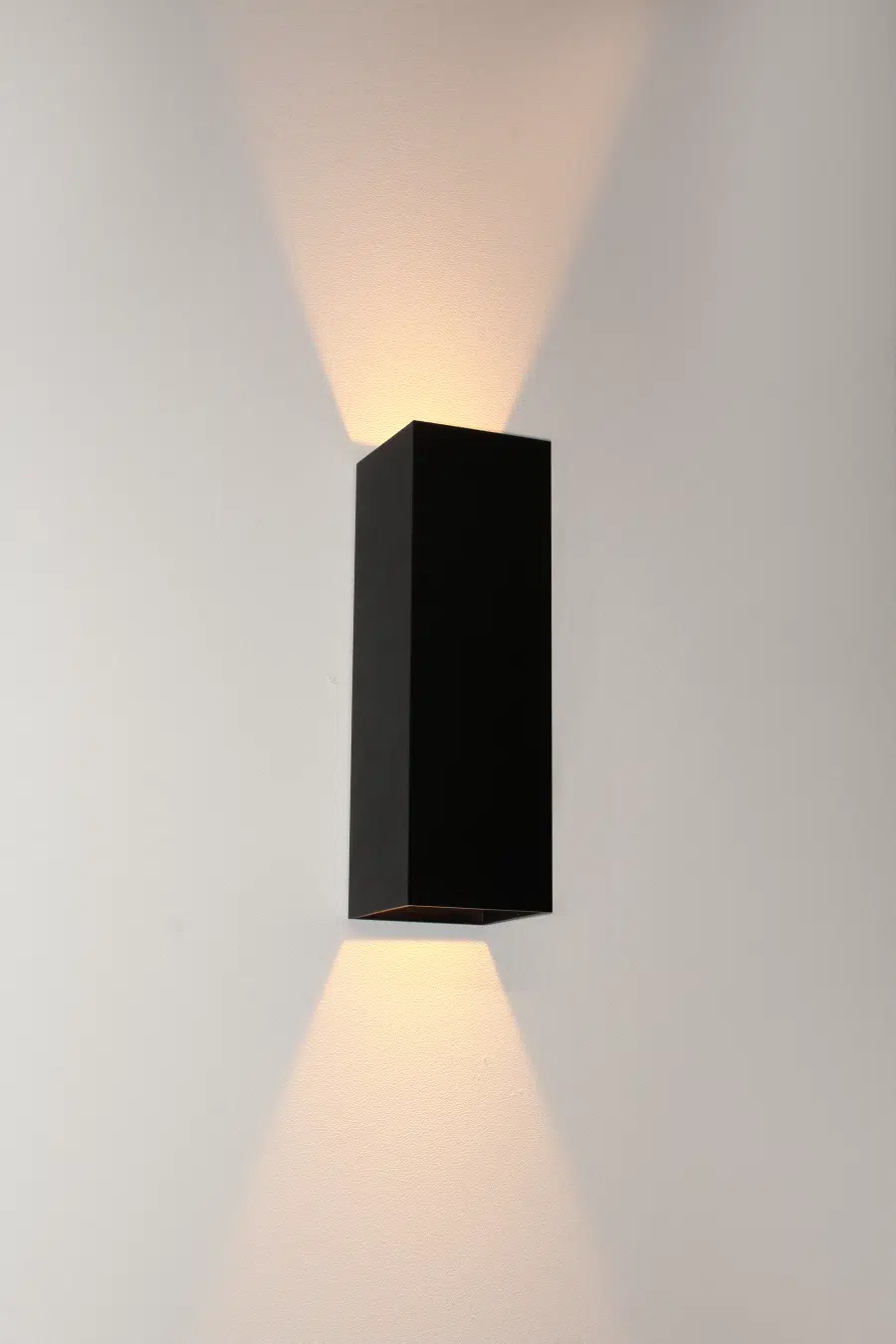 Buitenlamp Vegas groot 250 zwart wandlamp up-down artdelight tuinextra