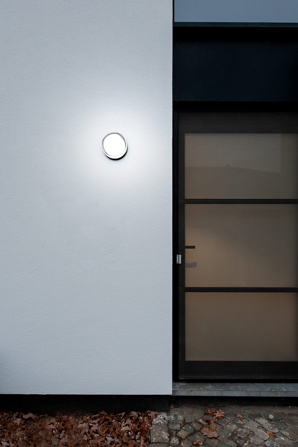 Wever & Ducré BLAS 2.0 buitenlamp buiten in gebruik - sfeerfoto Tuinextra buitenverlichting