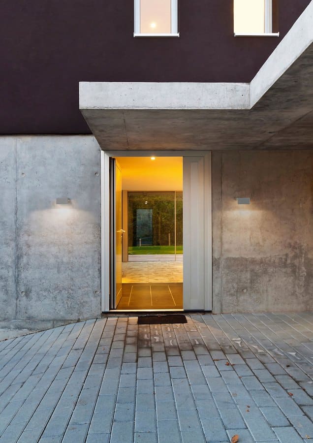 Wever & Ducré PALOS 1.0 wandlamp buiten in gebruik - sfeerfoto Tuinextra buitenverlichting