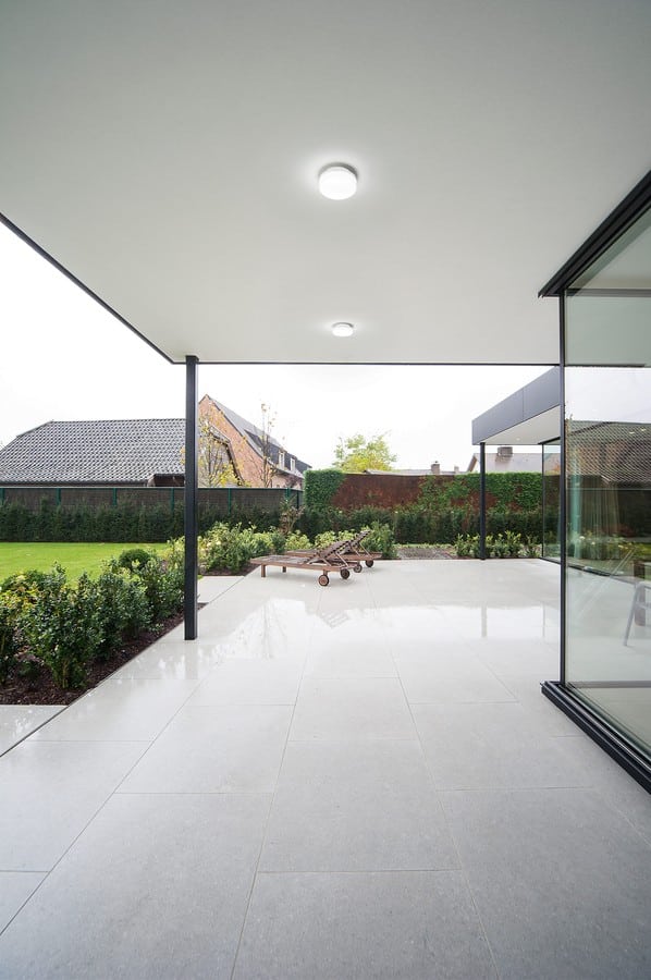 Wever & Ducré ROB 1.6 plafondlamp buiten in gebruik - sfeerfoto Tuinextra buitenverlichting
