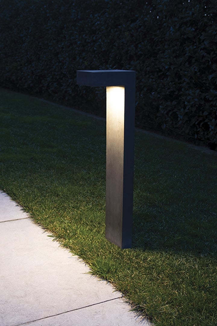 Elle 9010 staande lamp 1093 – sfeerfoto buitenlamp | Tuinextra